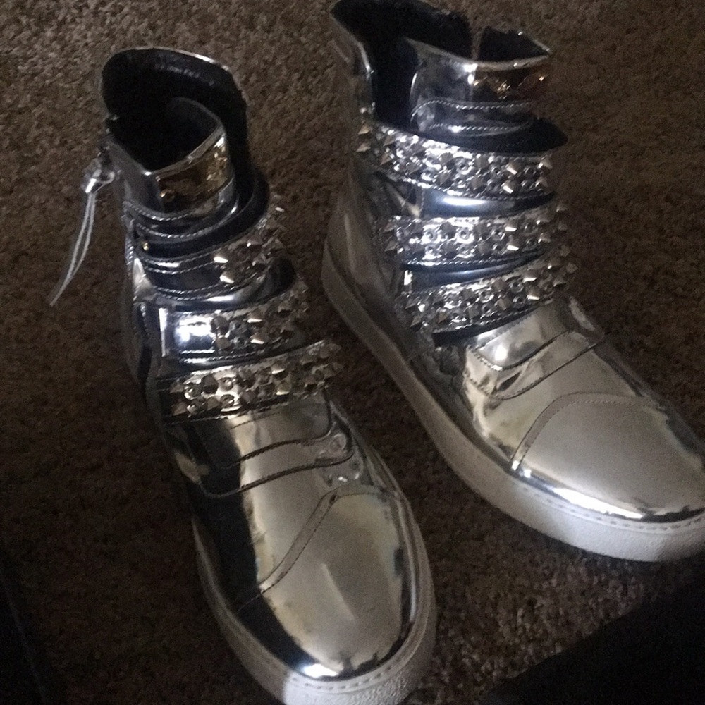 Robin jean shoes silver or gold pair